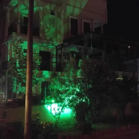 بيت للعطل Flora Maya House *